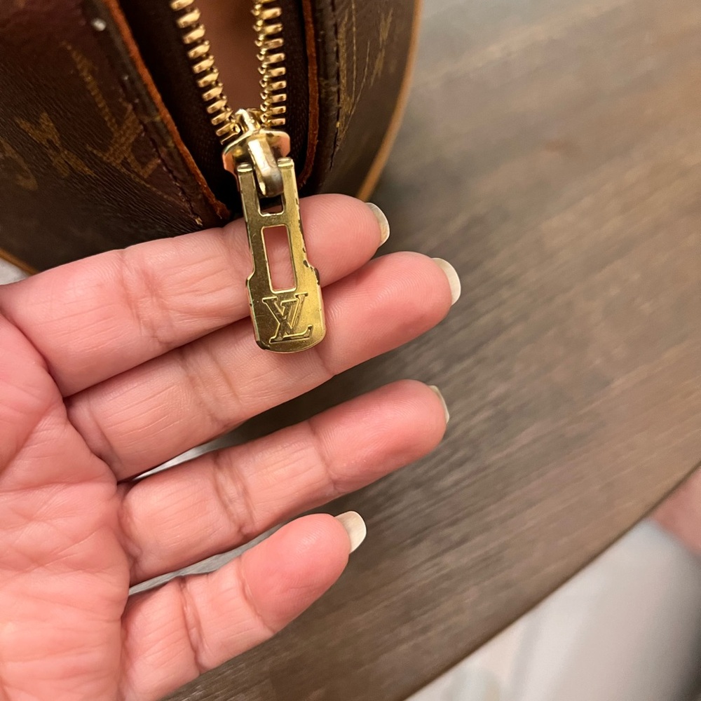 Authentic Louis Vuitton Monogram Ellipse MM π₯° Awesome condition. - Picture 10 of 13